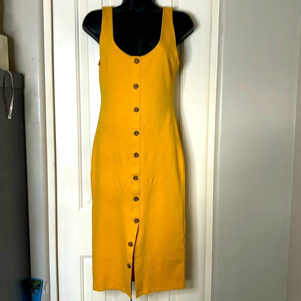 VGUC-Sexy yellow button down fitting dress